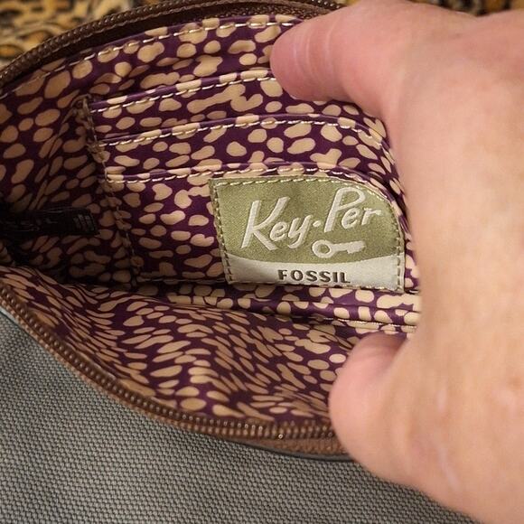 Fossil Key-Per Wristlet 7" x 3.5" Coated Canvas Leather Retro Geometric Clutch - Picture 4 of 9